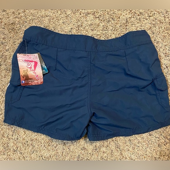 NWT Kanu Surf Women's Breeze Solid Stretch Boardshort Navy Size 6 - Picture 2 of 4